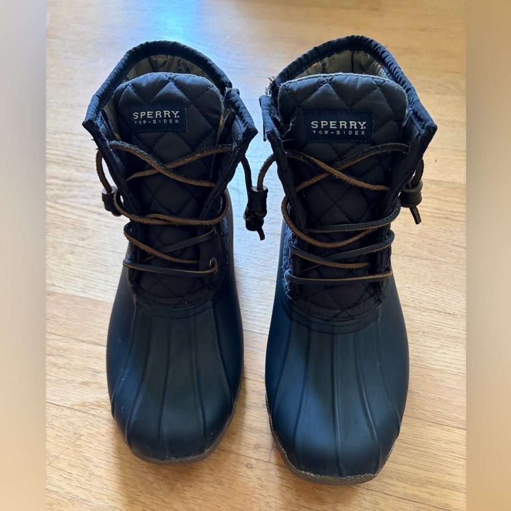 Sperry topsider salt water duck lug boots quilted women’s 6.5